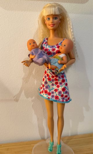 Barbie Stroll N' Play 2001 con bebés