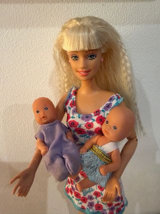 Barbie Stroll N' Play 2001 con bebés