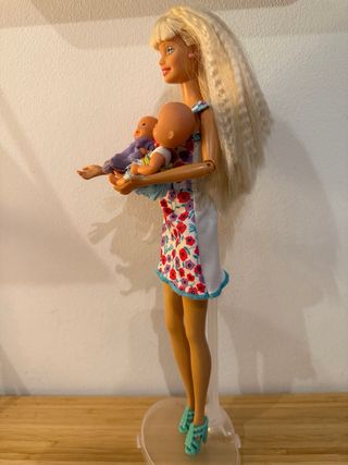 Barbie Stroll N' Play 2001 con bebés