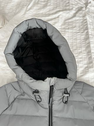 Cazadora Bershka reflectante gris Talla S