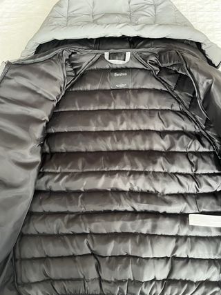 Cazadora Bershka reflectante gris Talla S