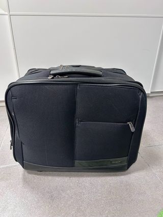 Maletín Targus con ruedas para portátil