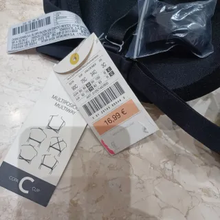 Sujetador negro 90C con etiquetas