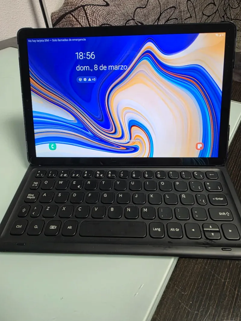 Samsung Galaxy Tab S4 4G con accesorios