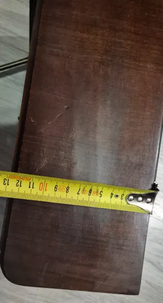 Reloj de mesa antiguo decorativo