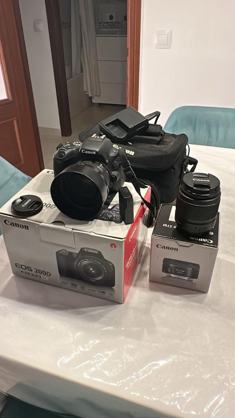 Canon EOS 200D + 2 Objetivos+ bolsa+ 16 gb + caja