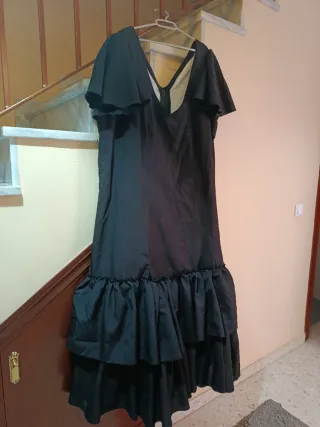 Traje Flamenca Negro/ Bata flamenca Talla 54/56