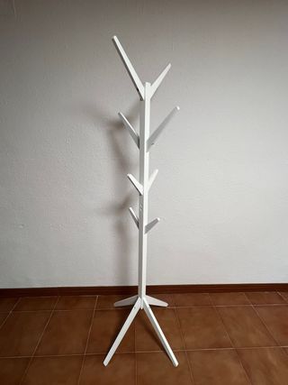 Perchero de madera blanco
