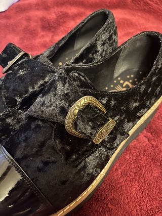 Zapatos Coolway negros terciopelo hebilla