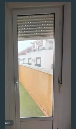Puerta balconera 1 hoja con persiana