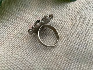 PRECIOSO ANILLO CON PIEDRAS NEGRAS Y BRILLANTES