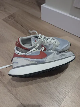 Nike Sportswear Phoenix Waffle Gris Naranja