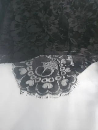 Mantilla Madrina, Peineta Marrón y Guantes Negros