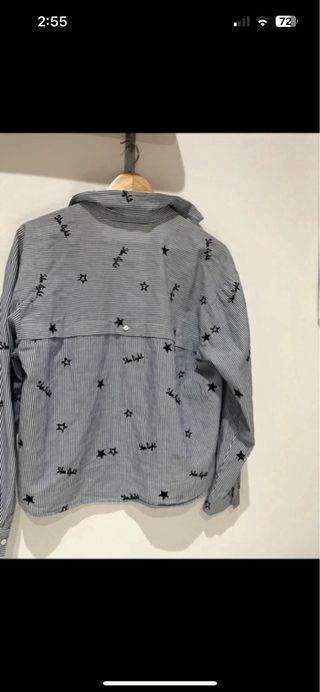 Camisa Bershka estrellas rayas L