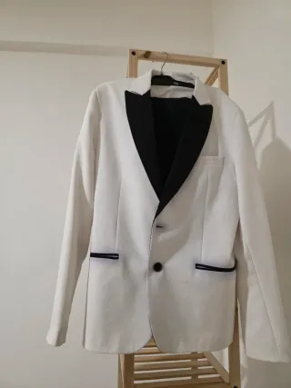 Abito uomo bianco e nero