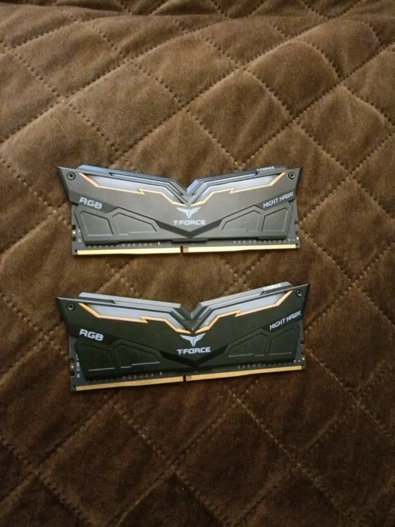 Memoria RAM T-Force DDR4 4000 16GB Night Hawk afbeelding 2