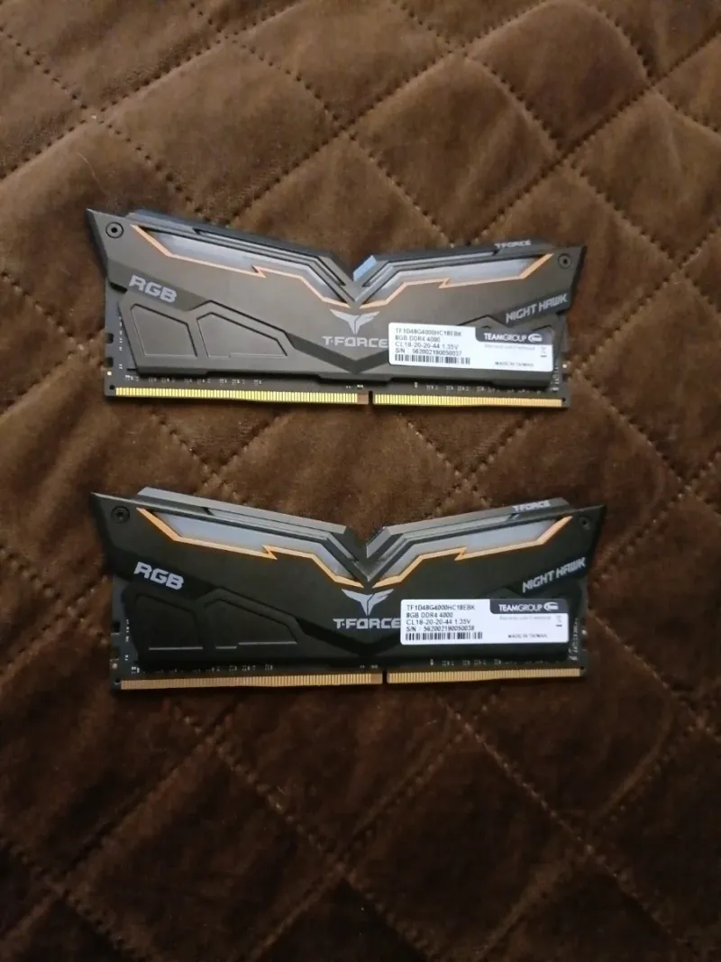 Memoria RAM T-Force DDR4 4000 16GB Night Hawk afbeelding 3