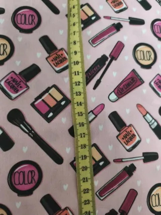 Tela de algodón con estampado de maquillaje
