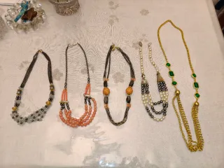 Collane donna oro e verdi