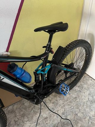 Bicicleta eléctrica doble suspensión