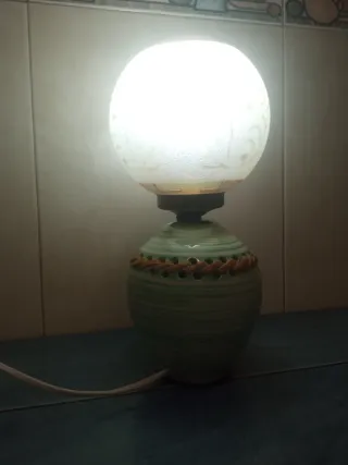 Lámpara de mesa cerámica verde