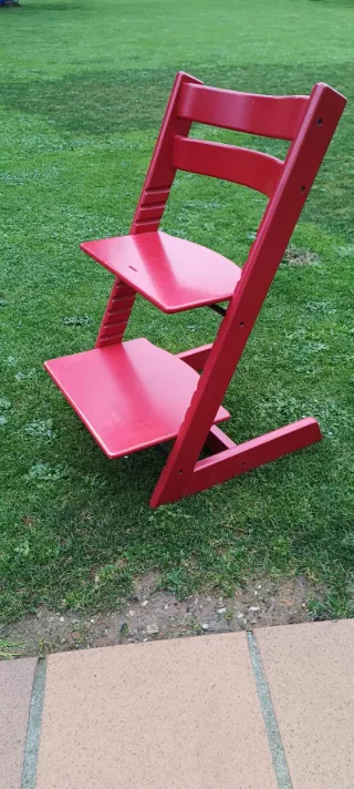 Silla Stokke madera roja