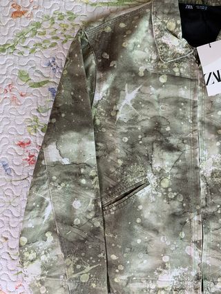 Chaqueta Zara estampado abstracto verde (T. S)