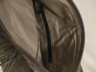 Bolso marrón piel con textura