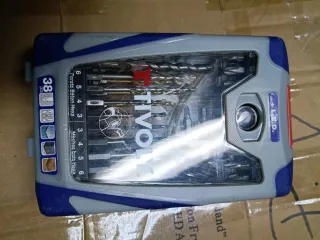 Taladro Bosch PSR 12 VE-2 y estuche de brocas