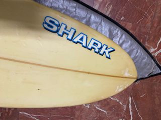 Tabla de surf SHARK + funda