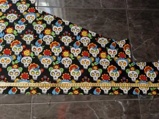 Tela Estampada Calaveras Flores