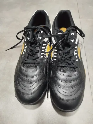 Zapatillas Joma Fútbol Sala Negras y Doradas