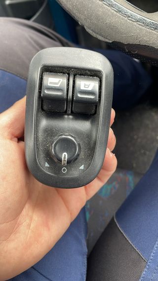 Botonera Elevalunas Peugeot 206