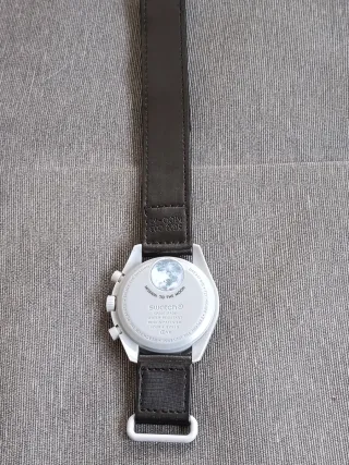 Orologio cronografo Swatch Mission to the Moon nuovo a 28 EUR