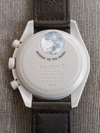 Orologio cronografo Swatch Mission to the Moon nuovo a 28 EUR
