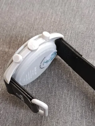 Orologio cronografo Swatch Mission to the Moon nuovo a 28 EUR