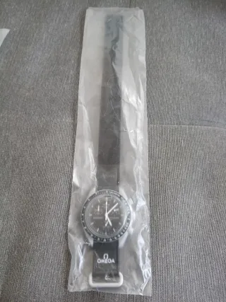Orologio cronografo Swatch Mission to the Moon nuovo a 28 EUR