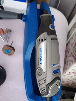Dremel 3000 + Eje Flexible + Soporte y maletín