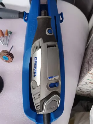 Dremel 3000 + Eje Flexible + Soporte y maletín