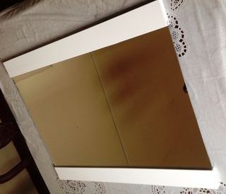 Specchio da parete con cornice bianca