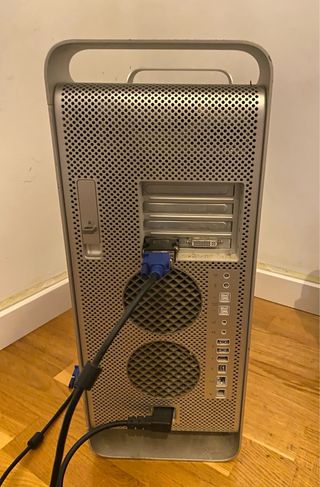 Torre de ordenador Apple Mac Gris