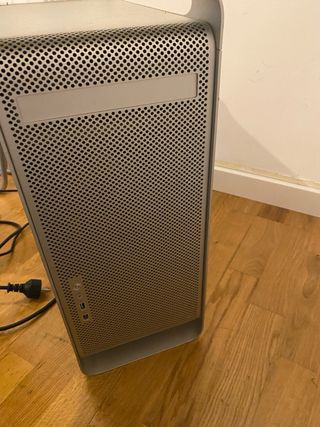 Torre de ordenador Apple Mac Gris