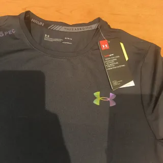 Camiseta Under Armour Negra Talla M