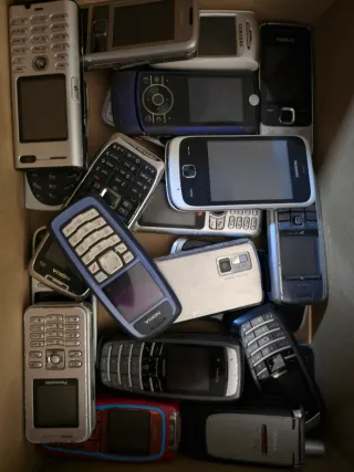 Lote de teléfonos antiguos Nokia,  Sony Ericsson