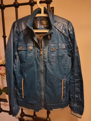 Chaqueta LMCHO azul y roja