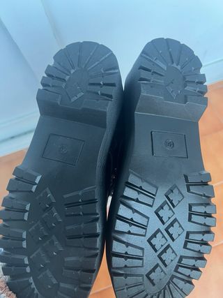 Botas militares negras con plataforma