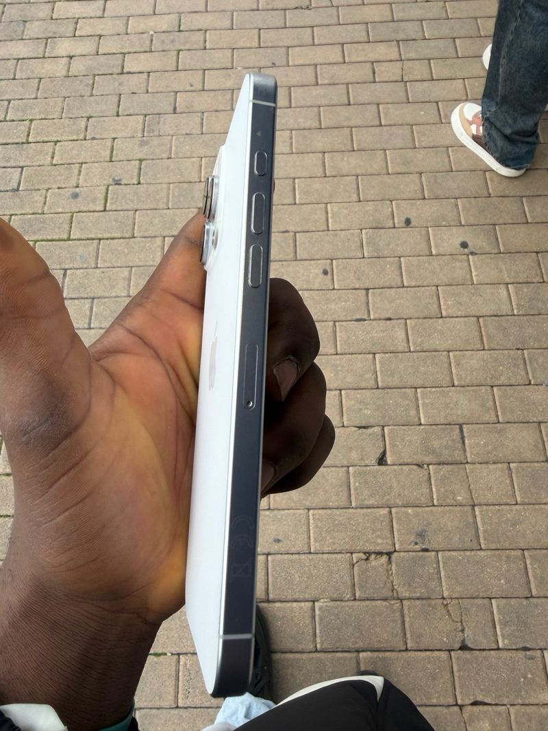 iPhone 16 pro max afbeelding 6