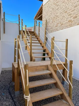 Escaleras de madera a medida
