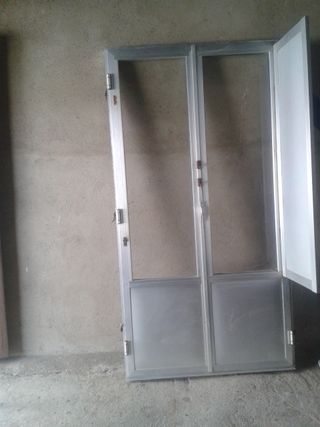 Puerta de aluminio