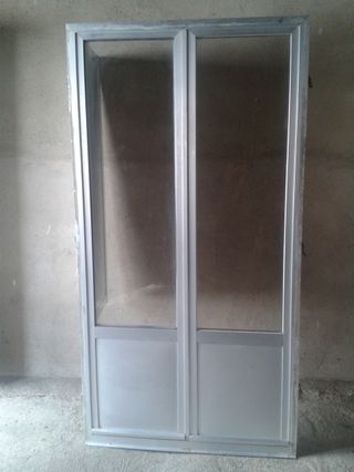 Puerta de aluminio